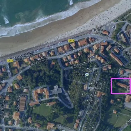 Lumineux, Avec Balcon, A 200m De La Hendaya